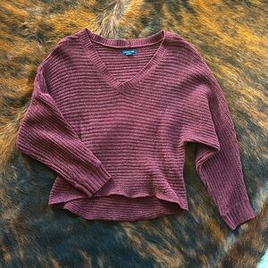 Women’s American Eagle Cropped V-Neck Maroon Sweater- Size M